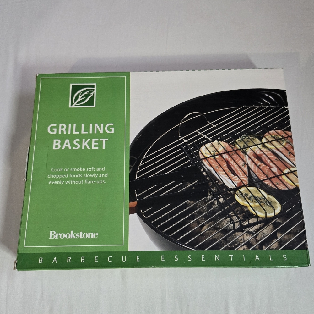 Brookstone Grilling Basket new nib removable handle BBQ Cookout Grill Party Gift
